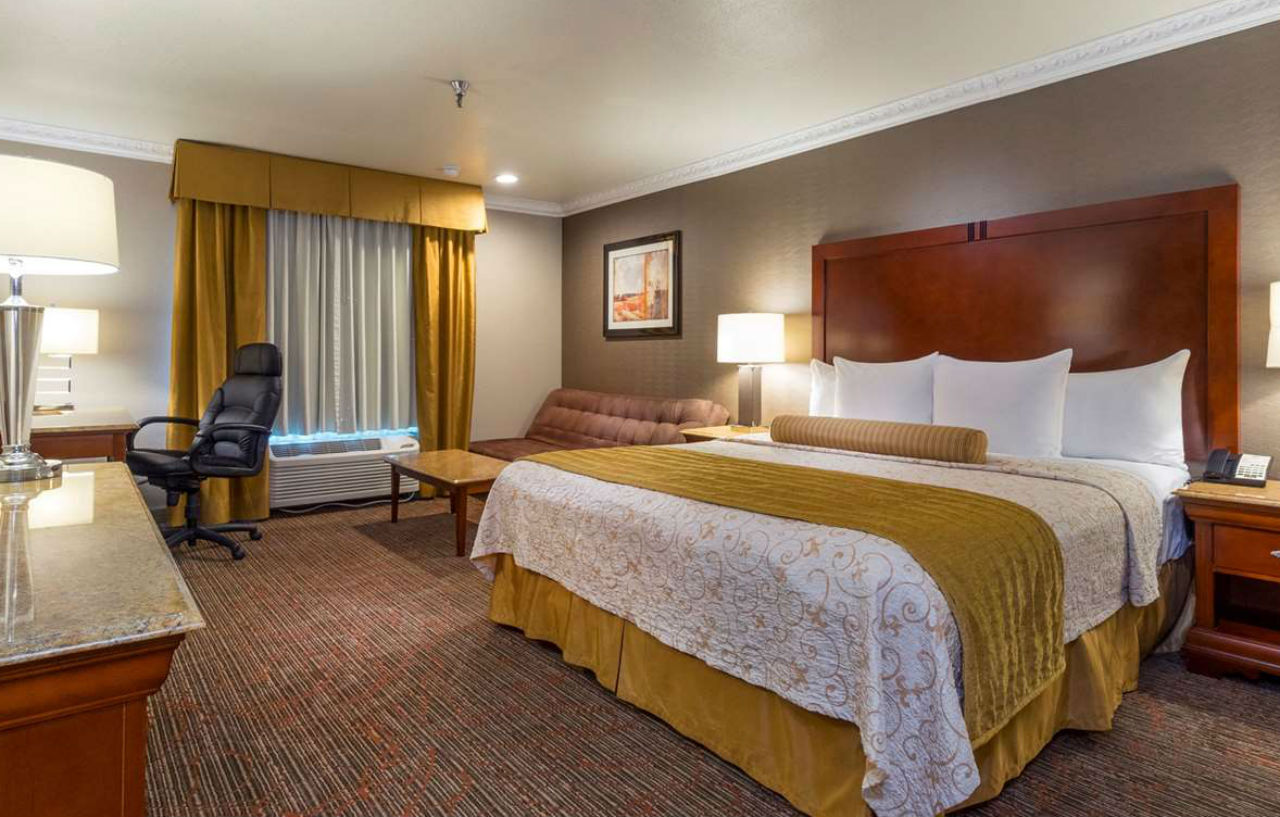 Best Western Plus Newport Mesa Inn Costa Mesa Exterior photo